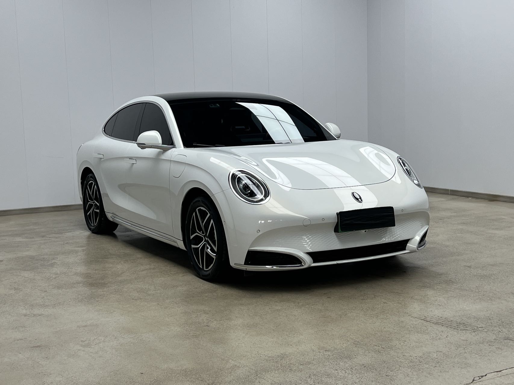 صورة ORA 2022 ORA Lightning Cat 555 km Prestige Edition رقم 2