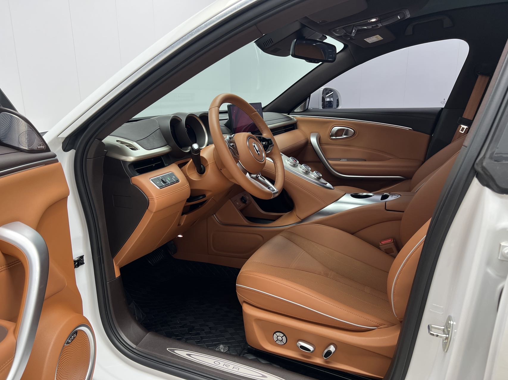 صورة ORA 2022 ORA Lightning Cat 555 km Prestige Edition رقم 4