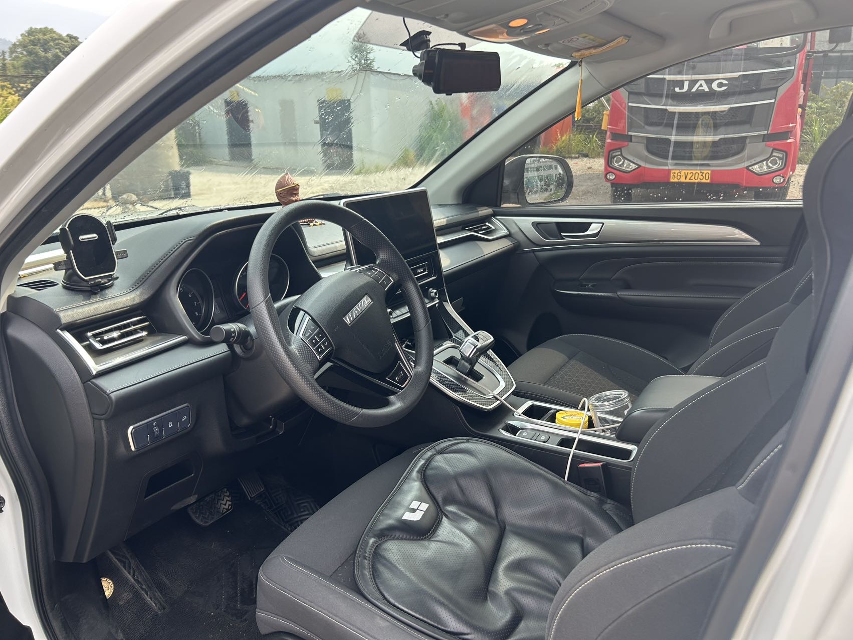 Haval 2021 M6 PLUS 1.5T Luxury Smart Connectivity Model photo 4