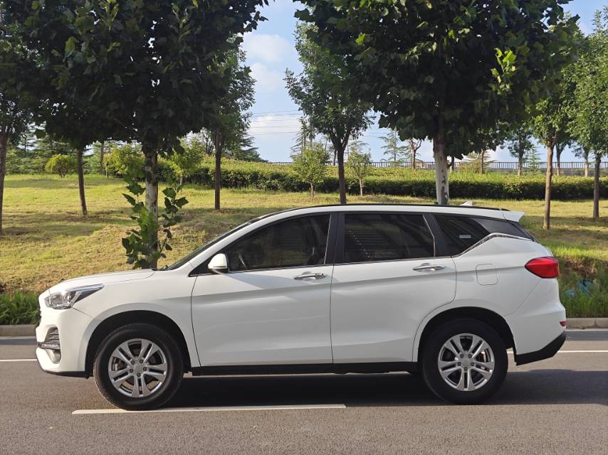 Haval M6 1.5T 2WD Urban photo 2
