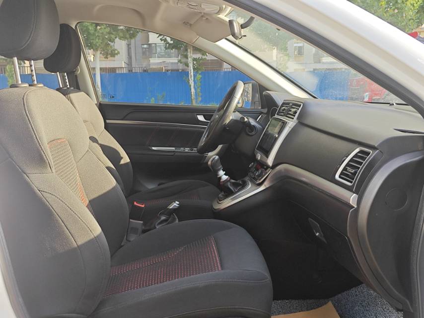 Haval M6 1.5T 2WD Urban photo 5