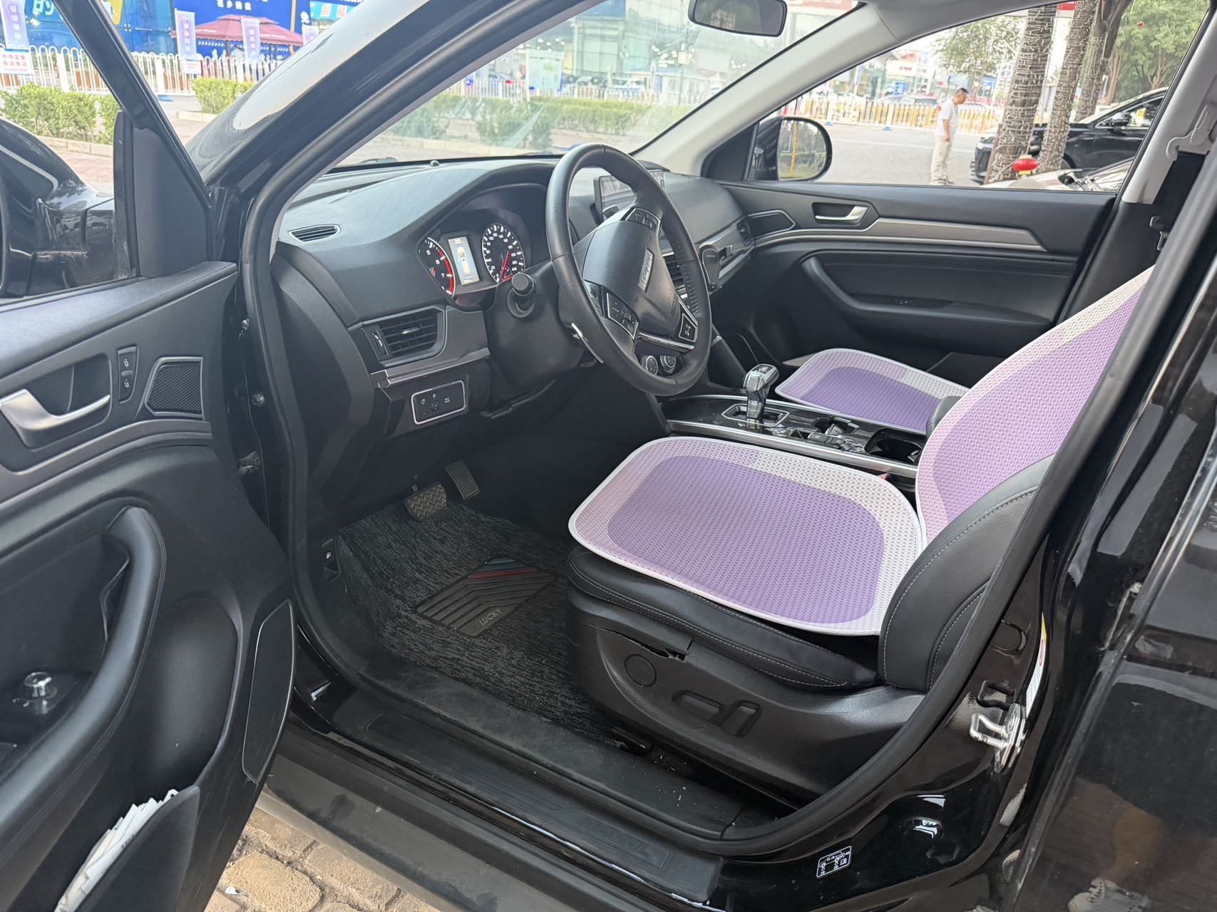Photo du Haval H6 1.5T Sport Edition Elite Smart Connect Hexagonal Grille 3