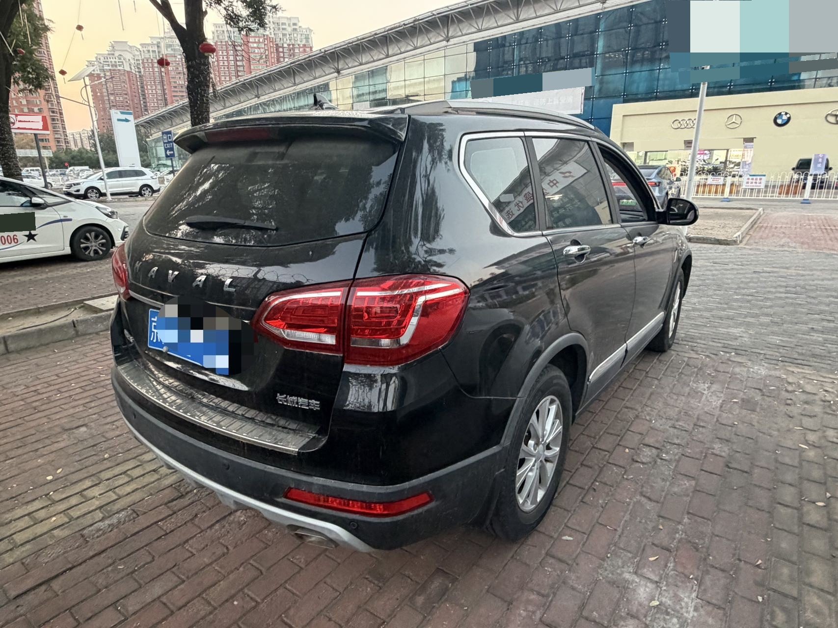 Photo du Haval H6 1.5T Sport Edition Elite Smart Connect Hexagonal Grille 2