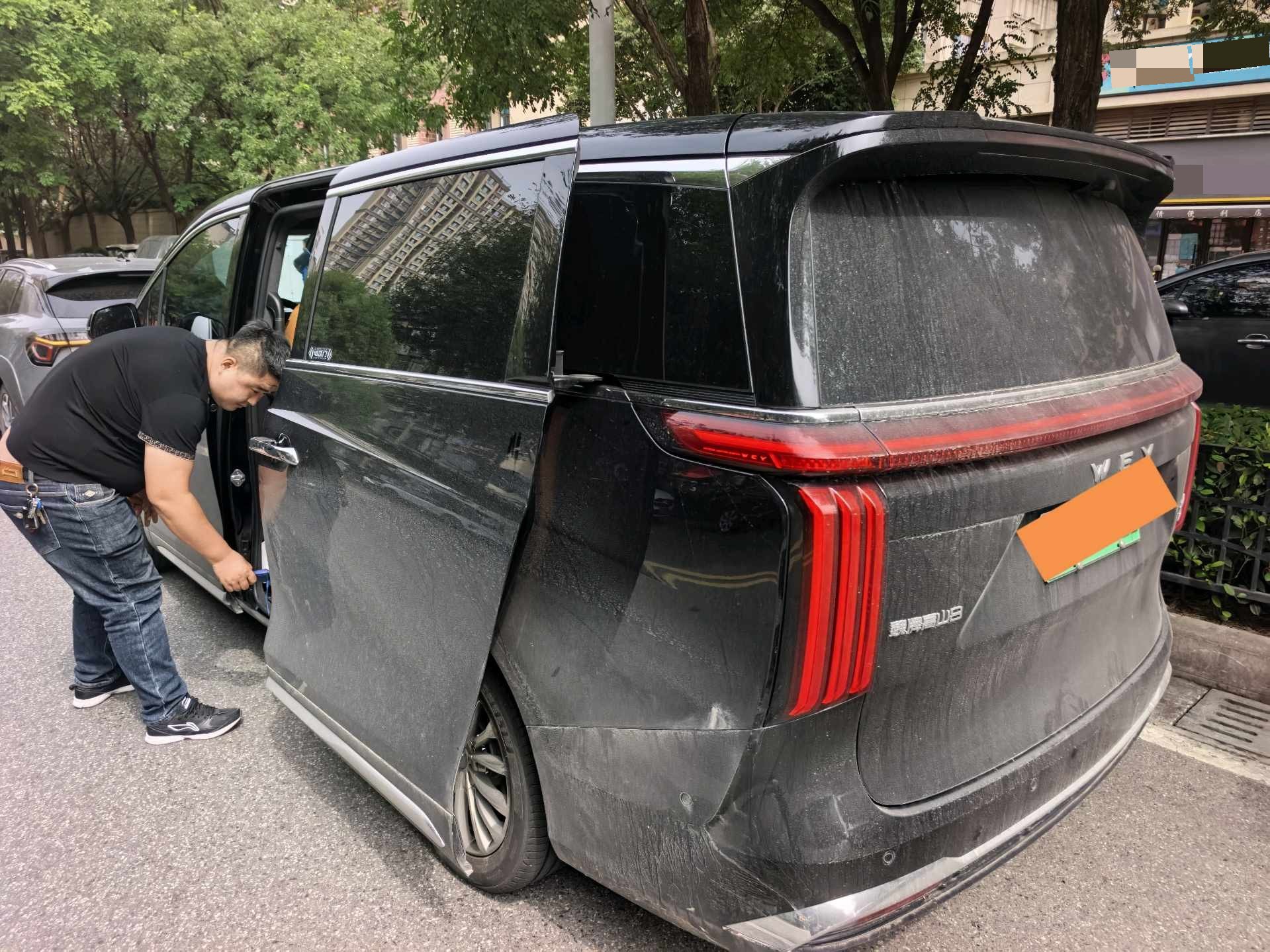 Foto WEY 2025 Gaoshan 8 Hi4 1.5T Four-Wheel Drive Version 4