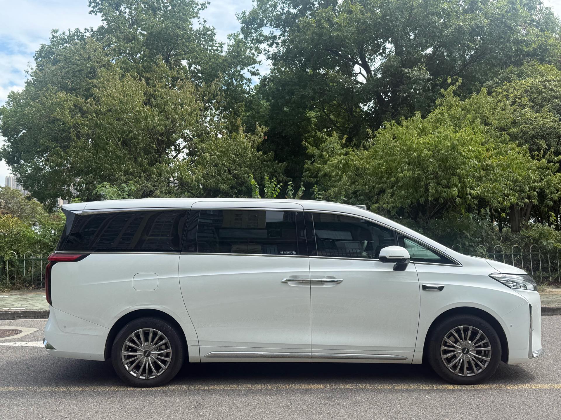 صورة WEY 2025 Gaoshan 8 Hi4 1.5T Four-Wheel Drive Version رقم 3