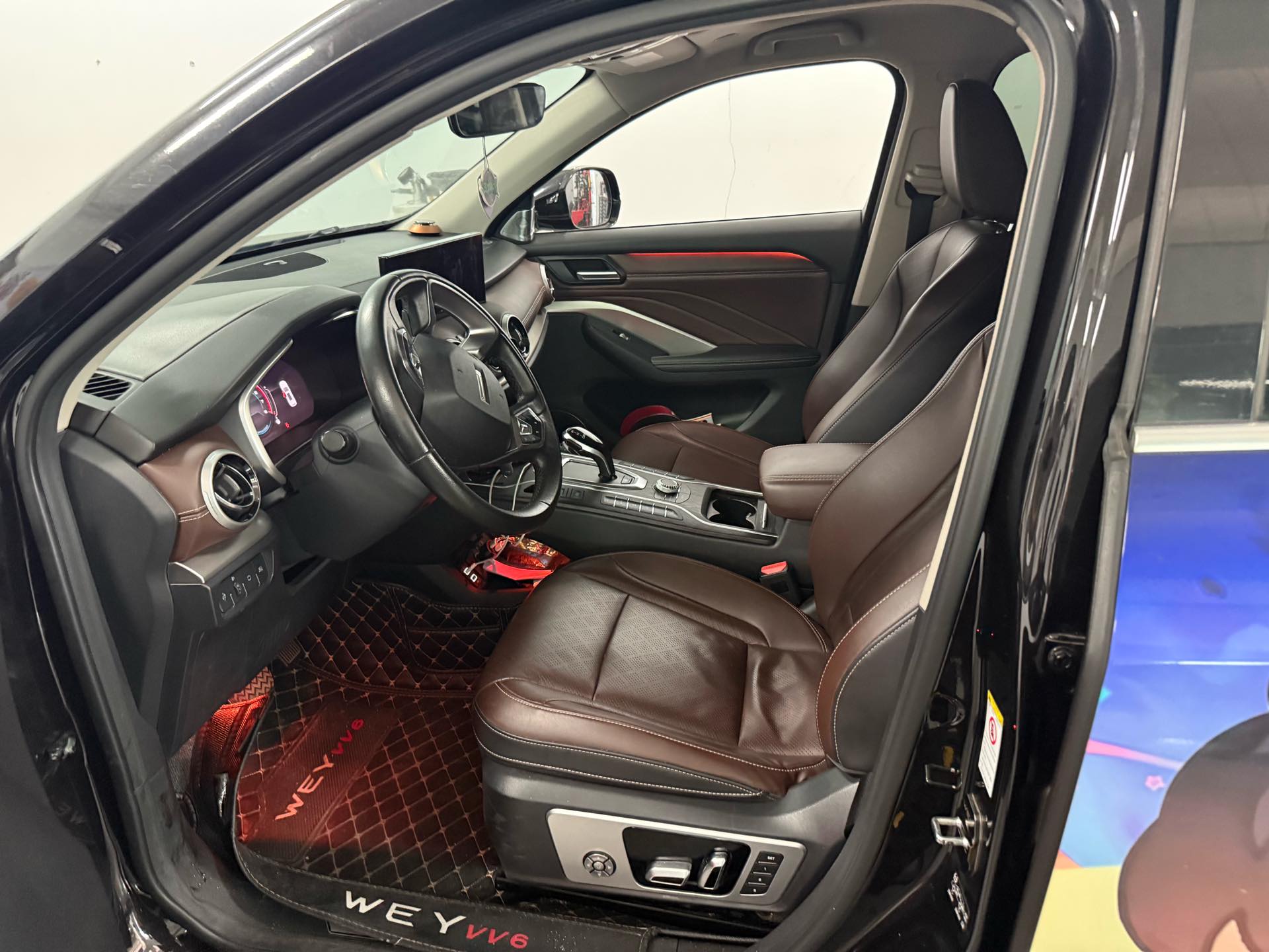 WEY 2020 VV6 2.0T Two-Wheel-Drive Zhixiang+ photo 3