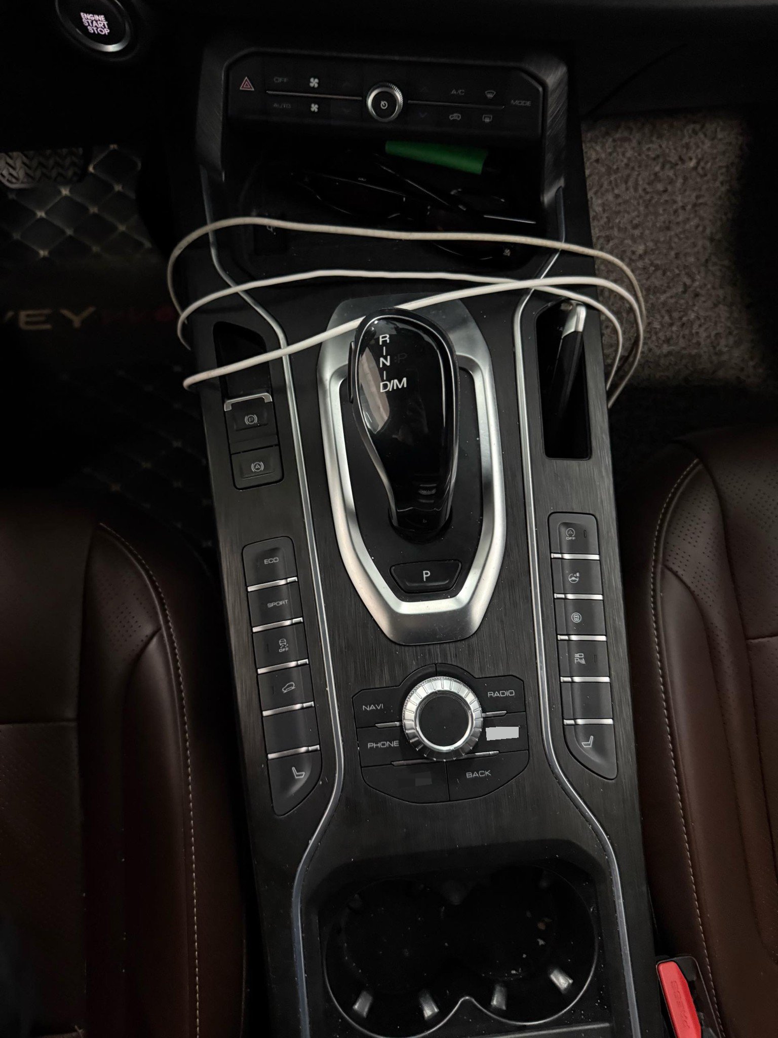 WEY 2020 VV6 2.0T Two-Wheel-Drive Zhixiang+ photo 5