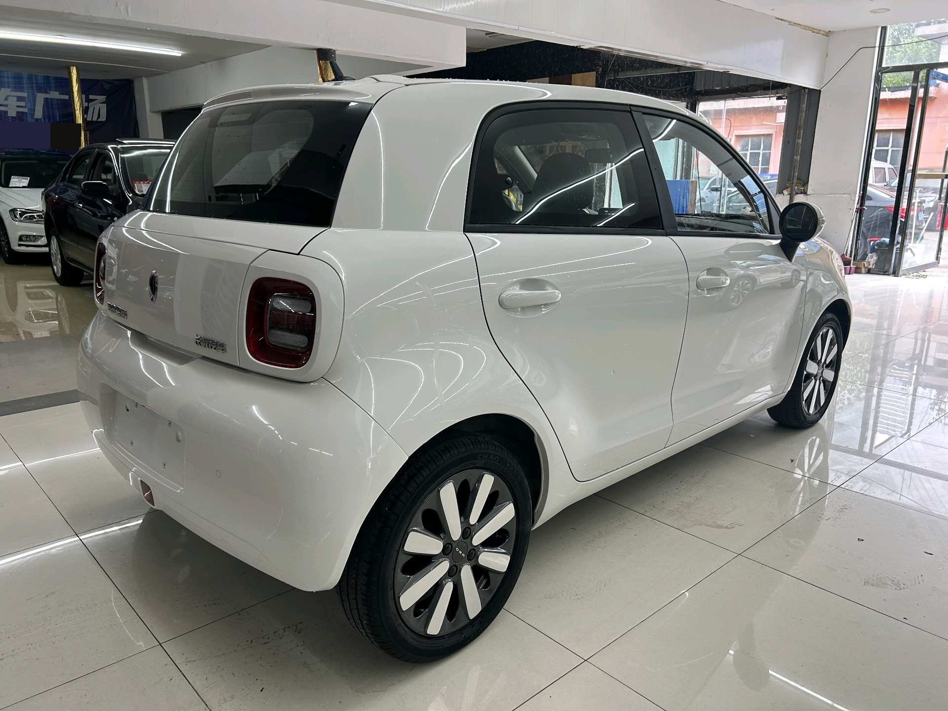 Foto del ORA R1 (Black Cat) 351km Standard Model 4