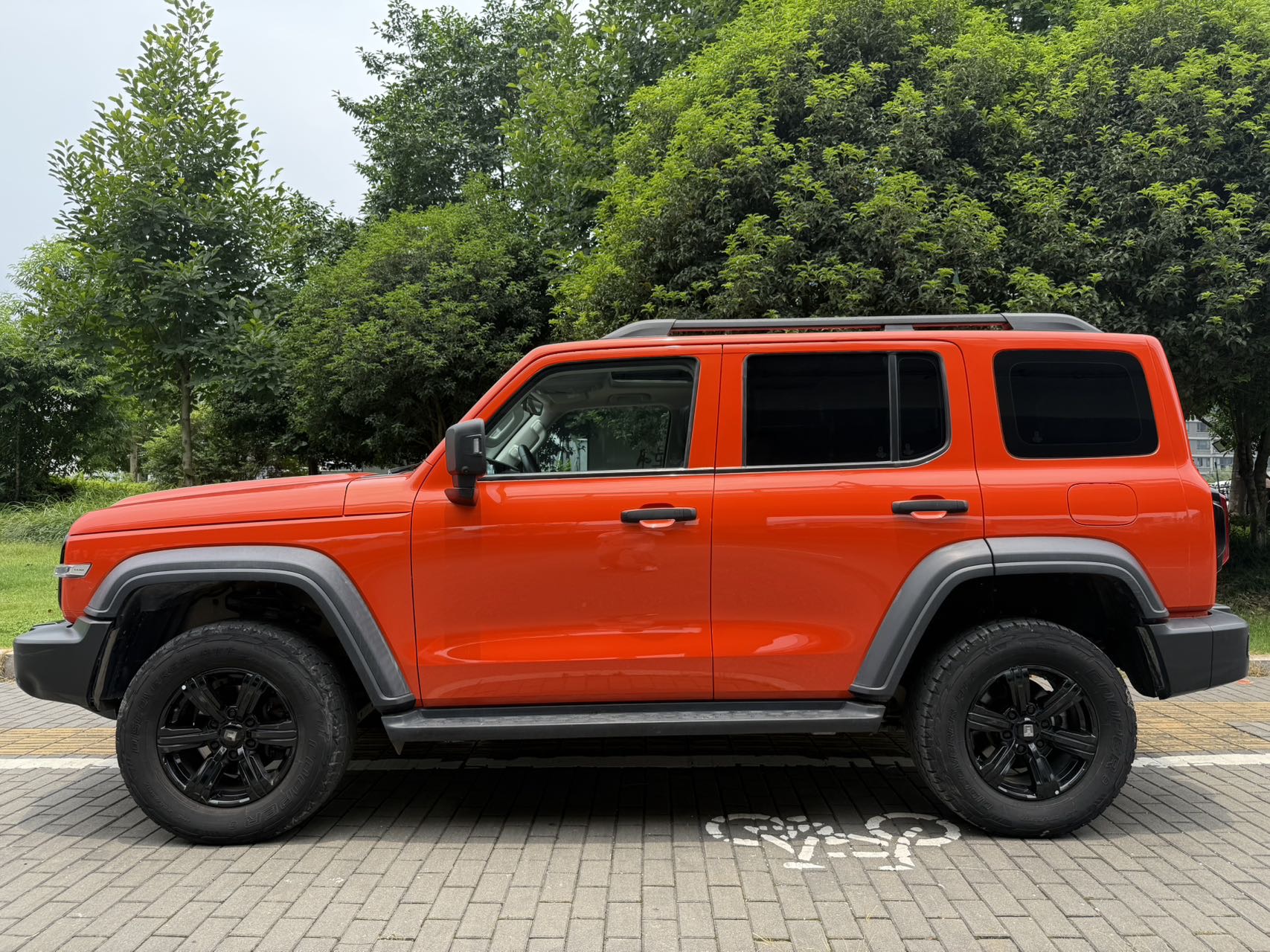 Foto del TANK Tank 300 2.0T Off-Road Edition Challenger 3