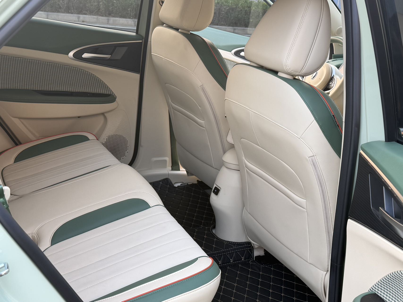 ORA 2022 Ora Good Cat 400km Standard Range Luxury Model with Lithium Iron Phosphate Battery photo 5