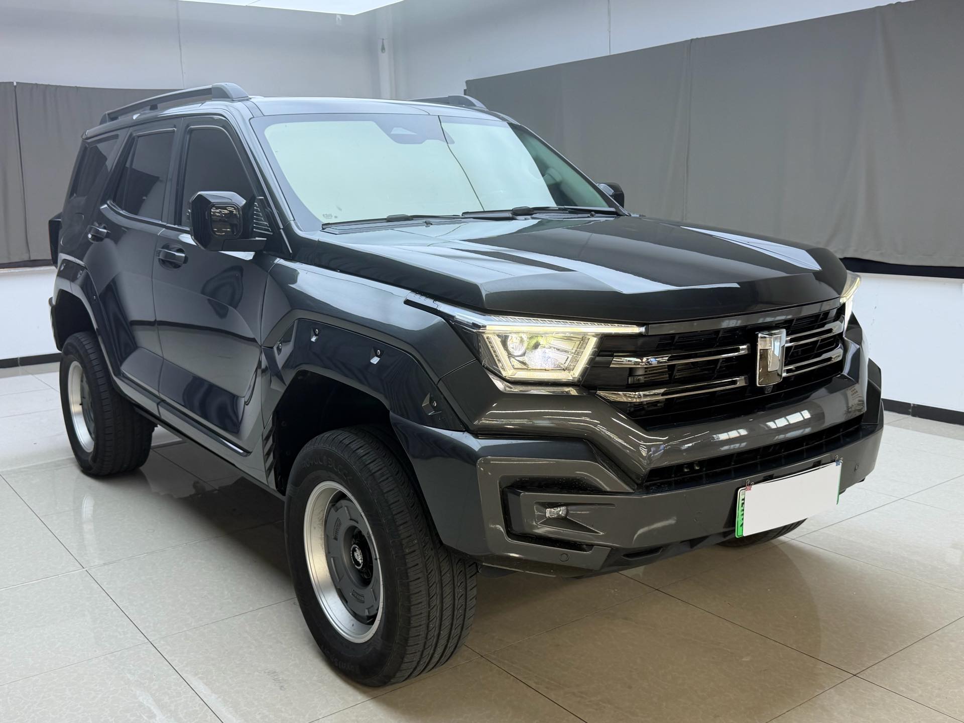 Foto del TANK Tank 400 Hi4-T 2.0T Off-Road Version 3