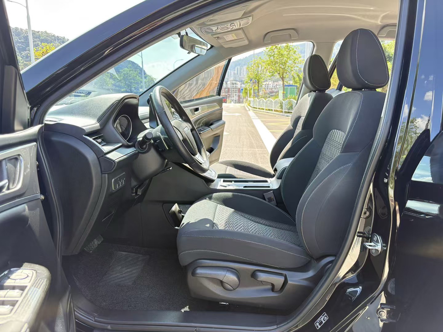 Foto Haval 2023 M6 PLUS 1.5T Elite Smart Connectivity Version 4