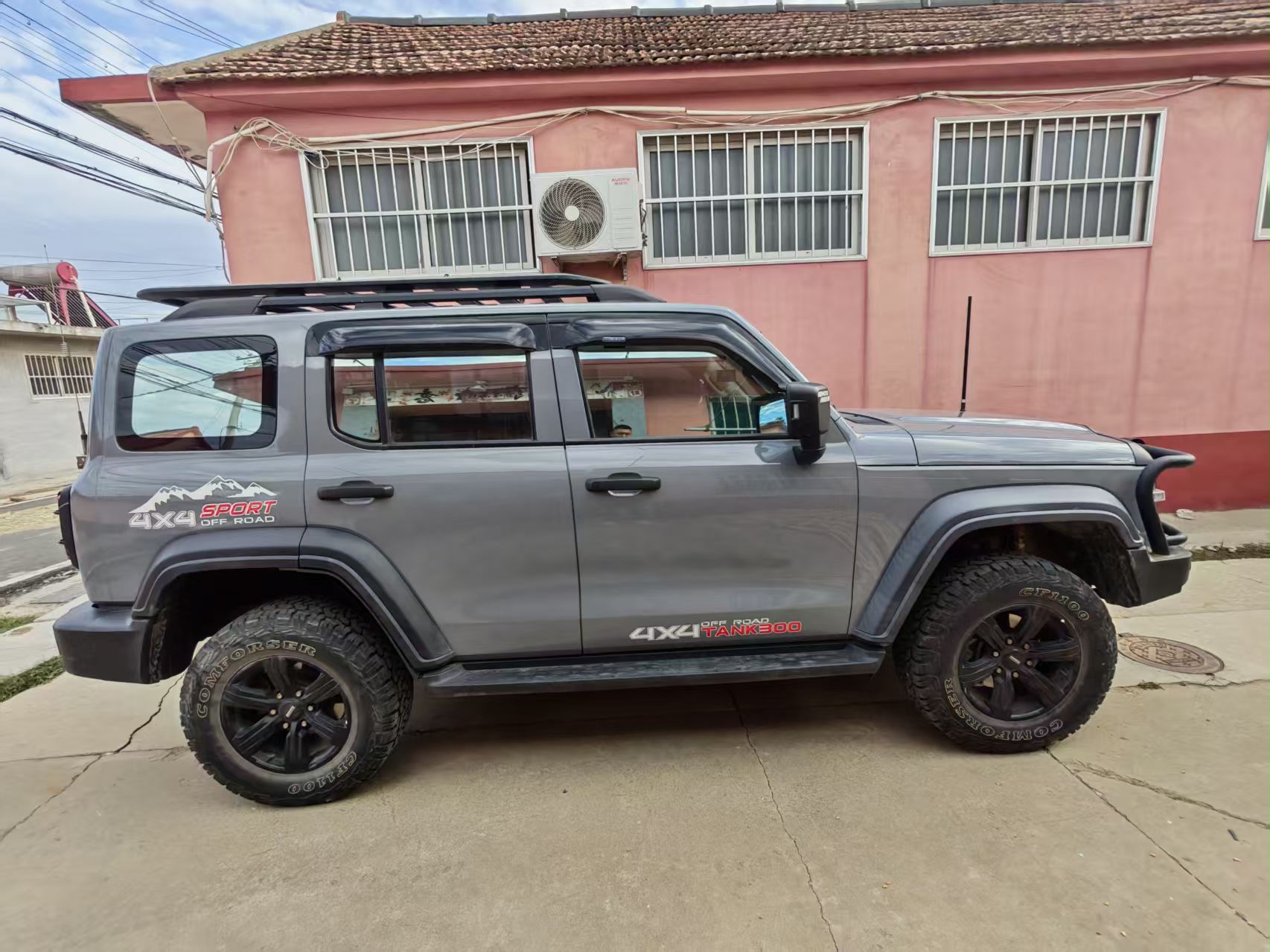 TANK Tank 300 2.0T Off-Road Edition Conqueror photo 5