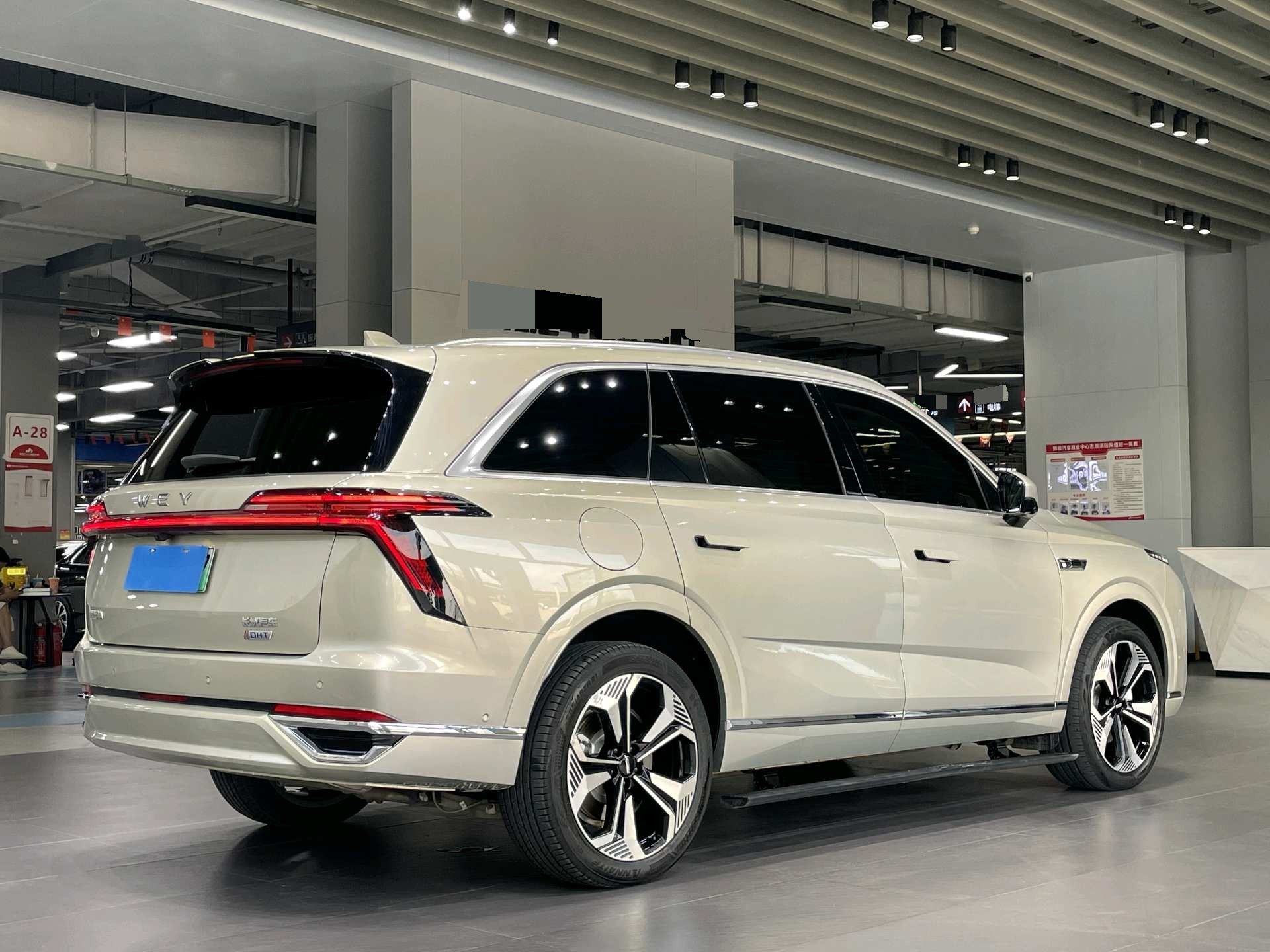 WEY Blue Mountain DHT 2023 Lanshan DHT Four-Wheel Drive Long-Range Version photo 3