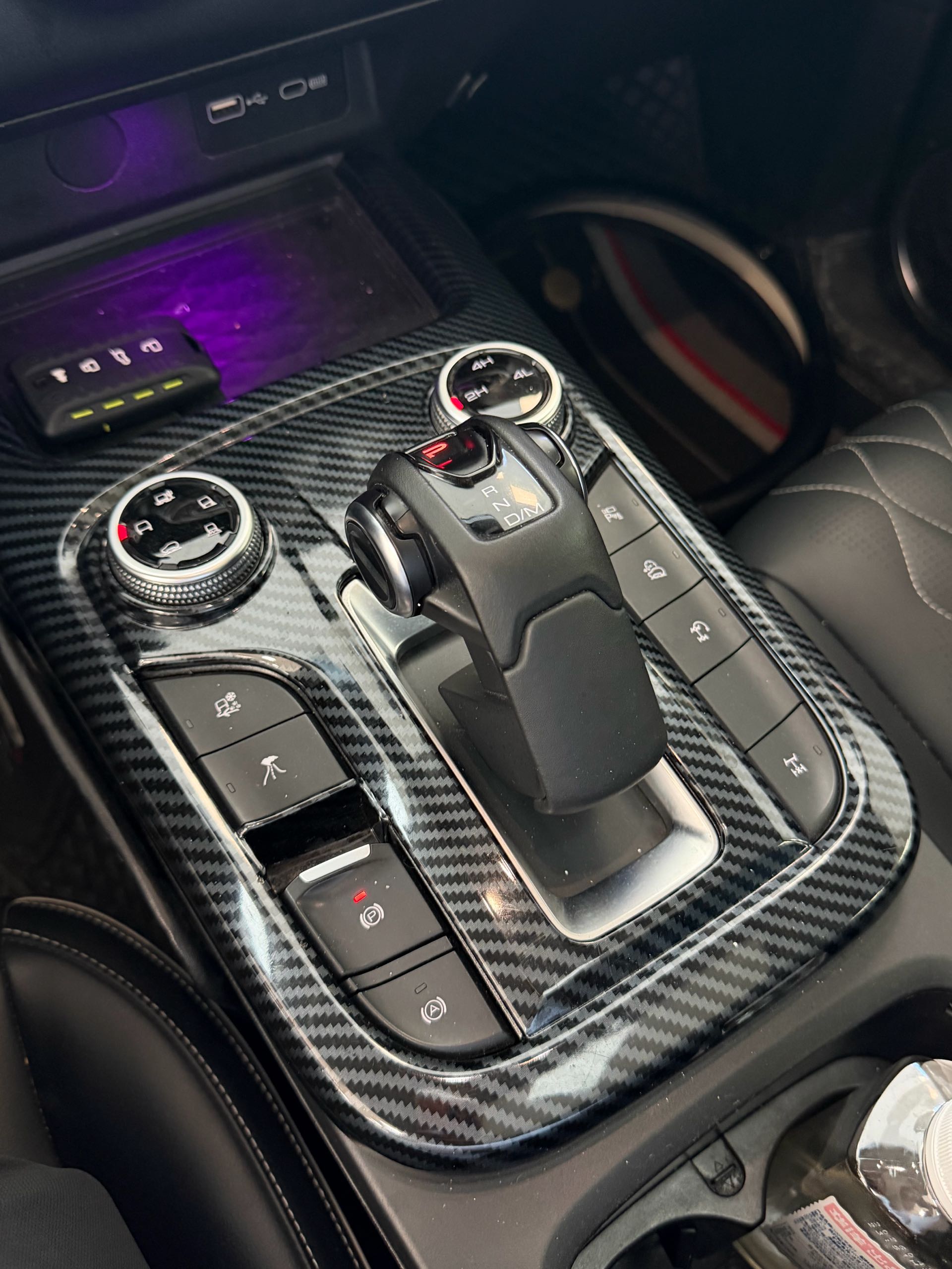 TANK Tank 300 2.0T Off-Road Edition Challenger photo 2