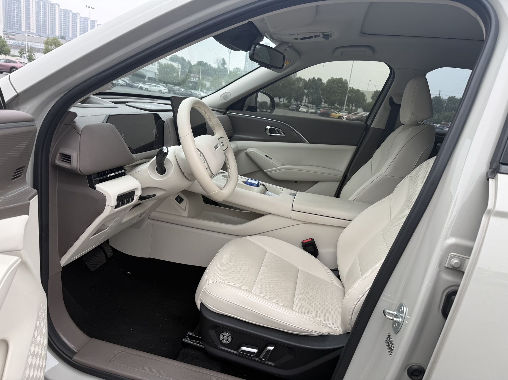 Photo du Haval Brave Dragon Xiaolong MAX 1.5 Hi4 165 Ultra Smart Driving Version 4
