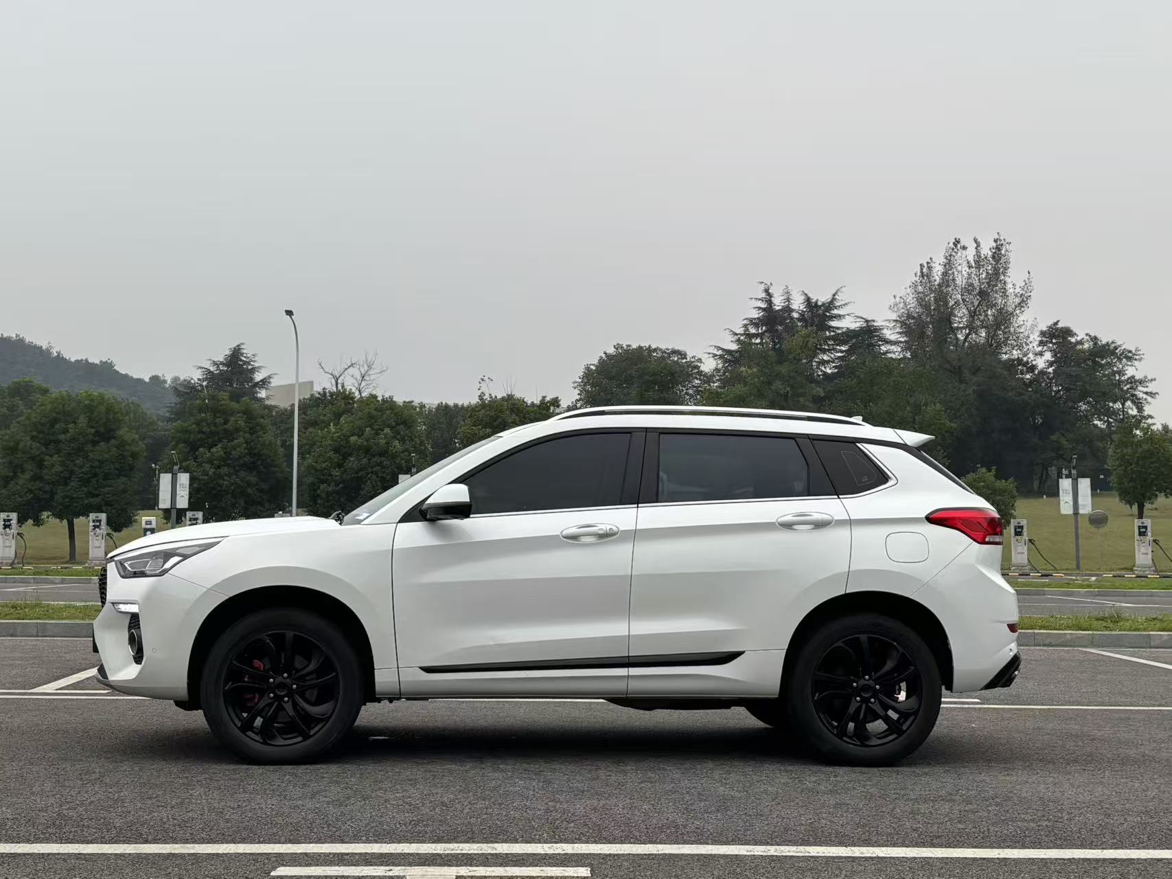 Haval H6 Coupe 1.5T 2WD Ultra-Lux Smart Connect Version photo 3