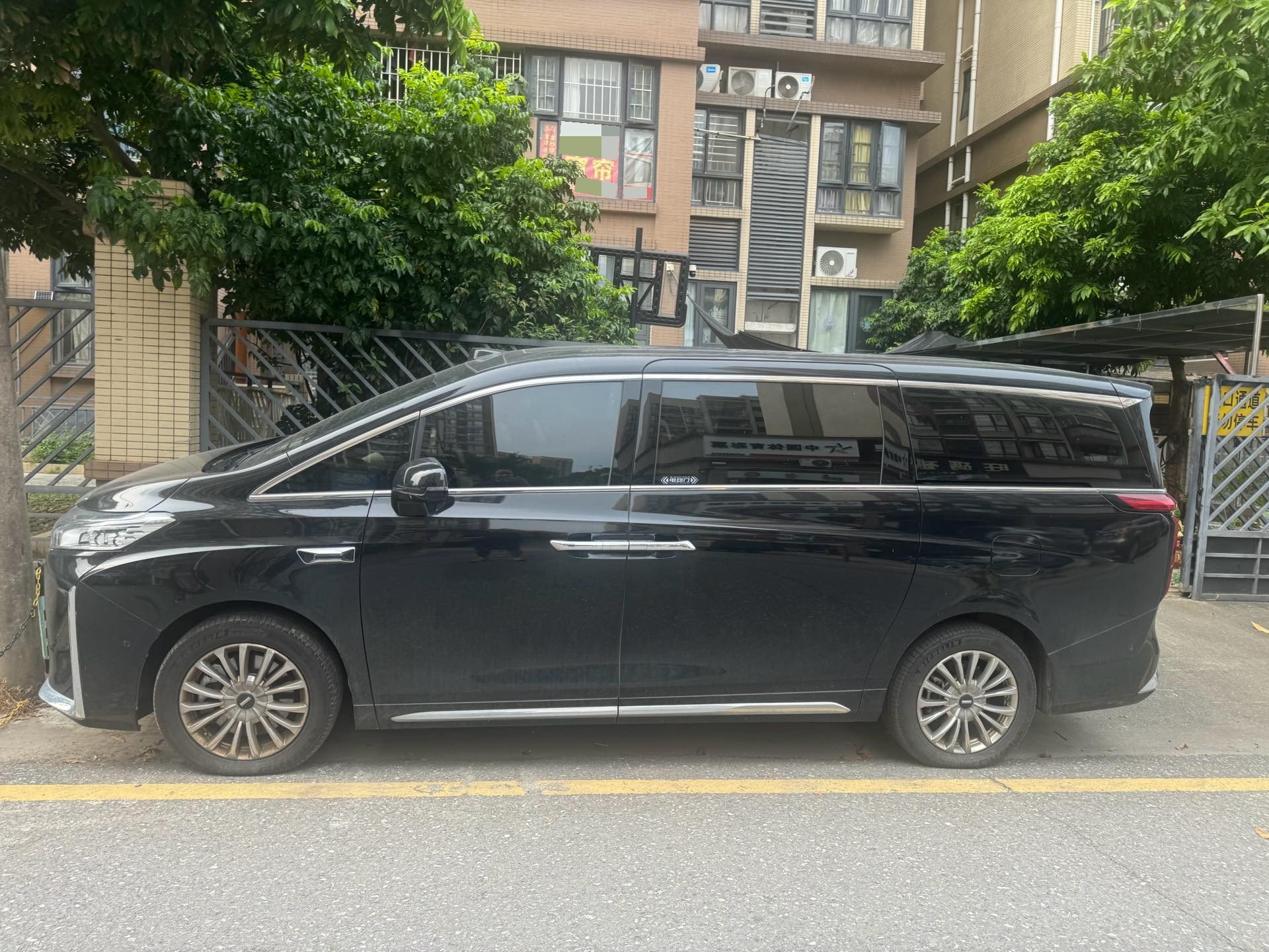 Фото WEY 2025 Gaoshan 8 Hi4 1.5T Four-Wheel Drive Version — 3