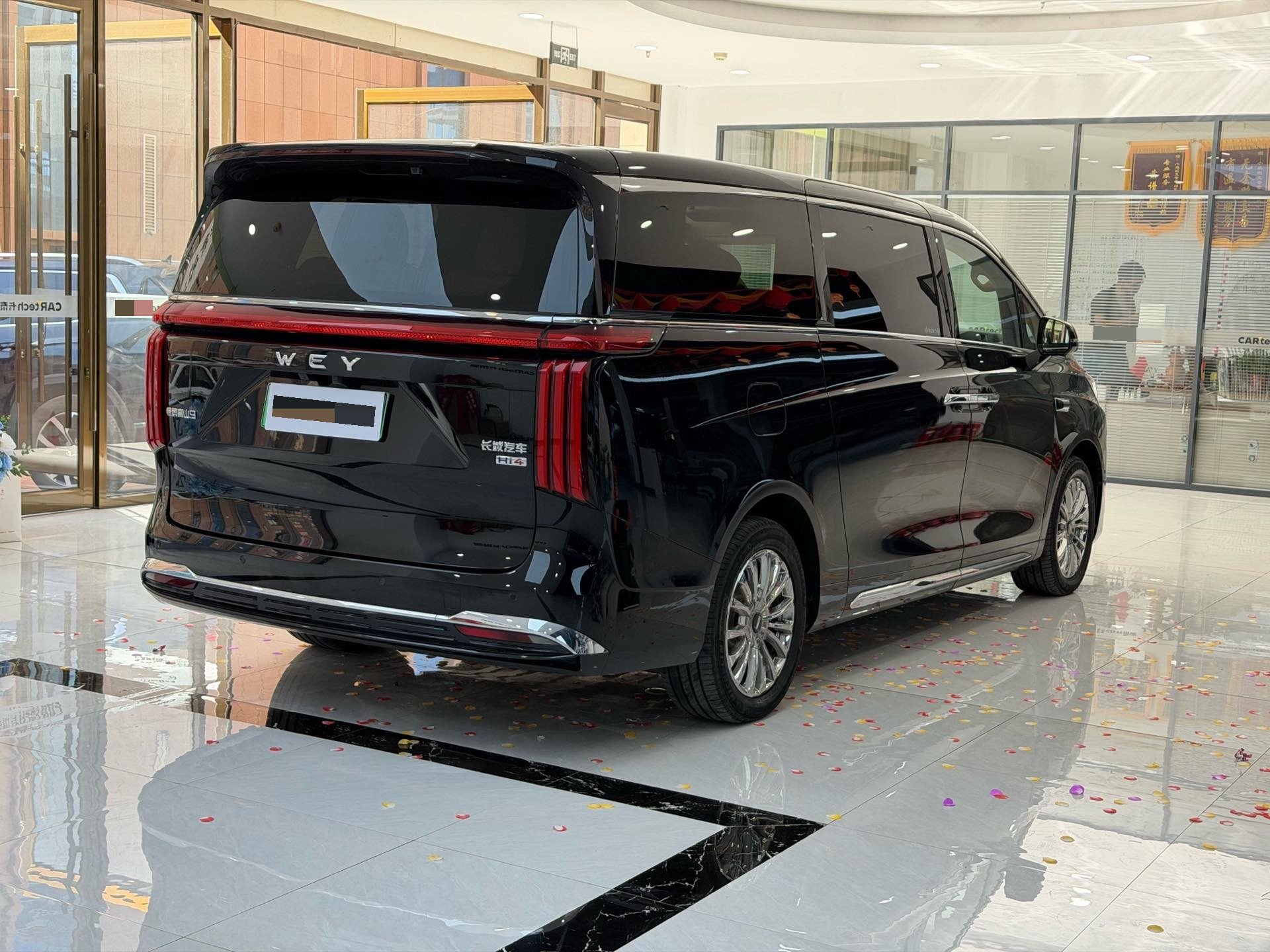 Foto WEY 2025 Gaoshan 9 Hi4 1.5T Four-Wheel Drive Version 5