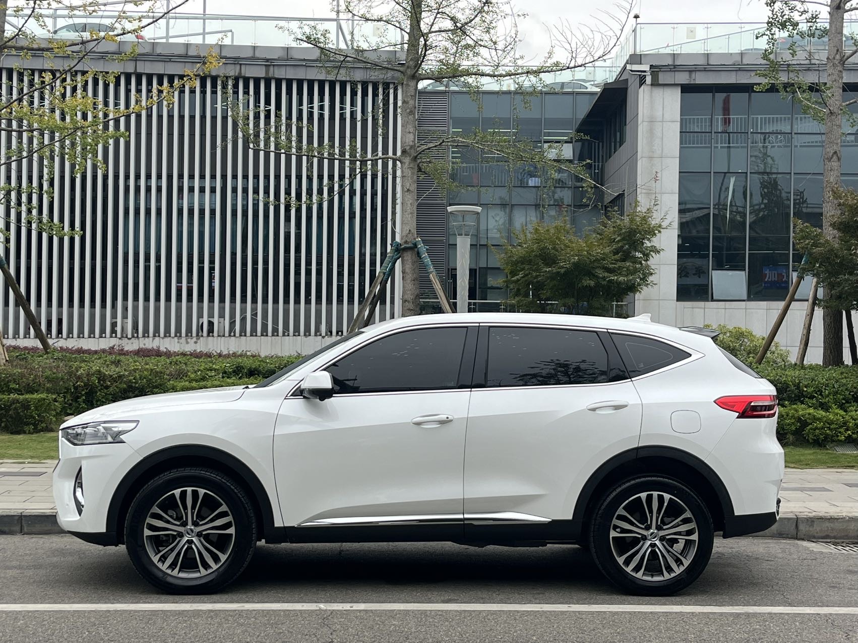 Фото Haval 2021 F7 2.0T 2WD i-Fan — 4