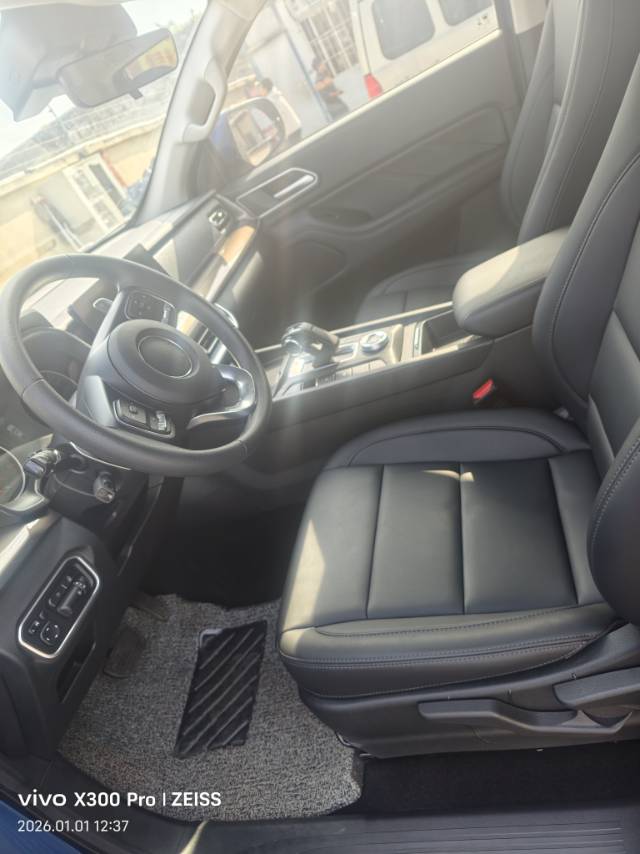 Photo du Great Wall POER Pao 2.4T Commercial Diesel 2WD Elite Model 2