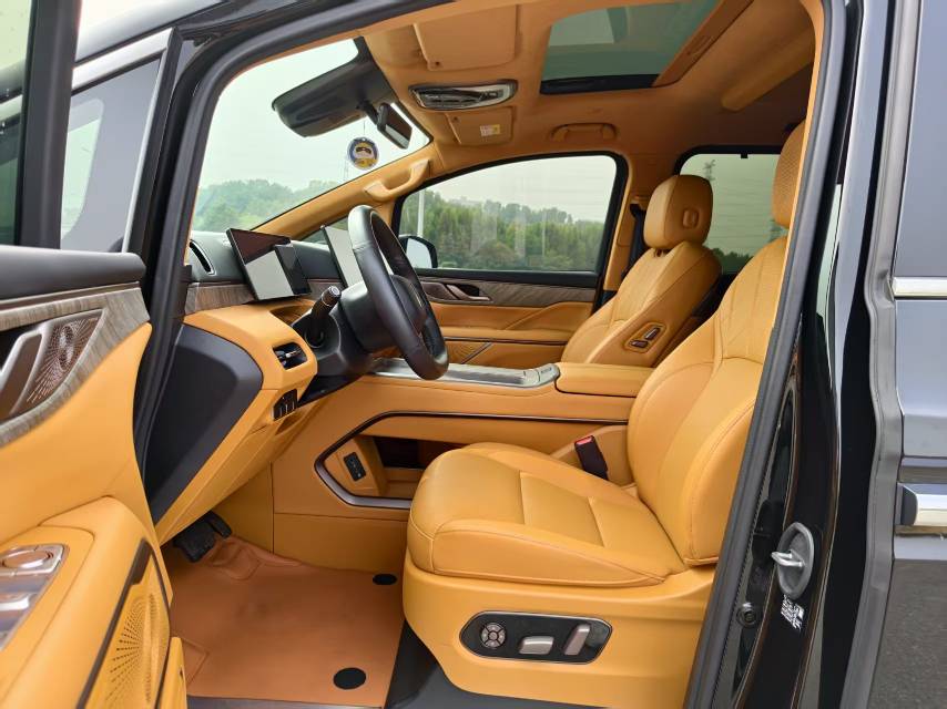 WEY 2025 Gaoshan 8 Hi4 1.5T Four-Wheel Drive Version photo 3